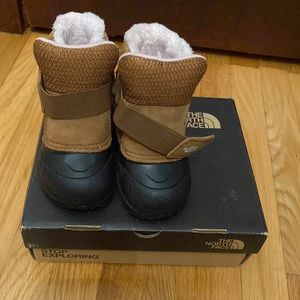 North Face Alpenglow II shoes